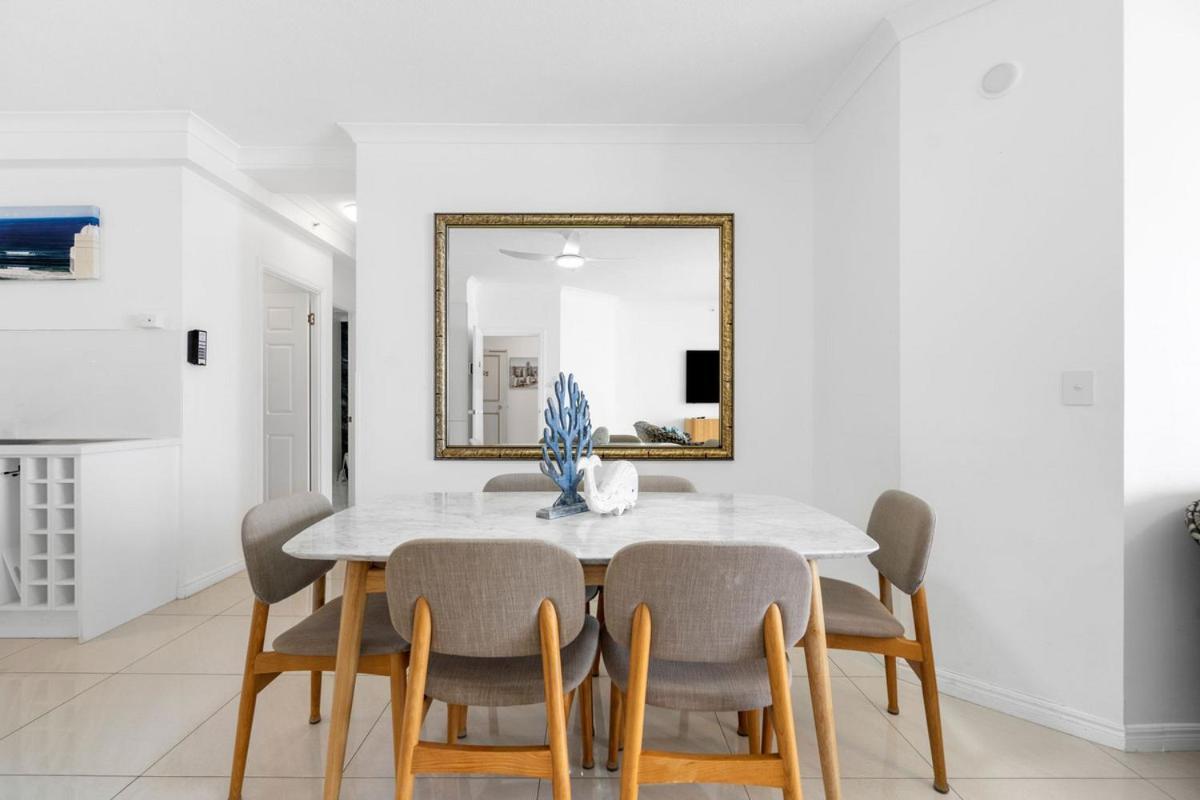 Apr Private Suites Moroccan By The Beach Gold Coast Exterior foto